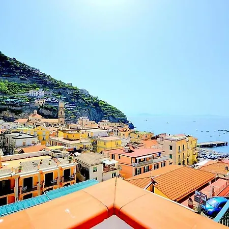 Sleeps 3 Pool Air Con Wifi